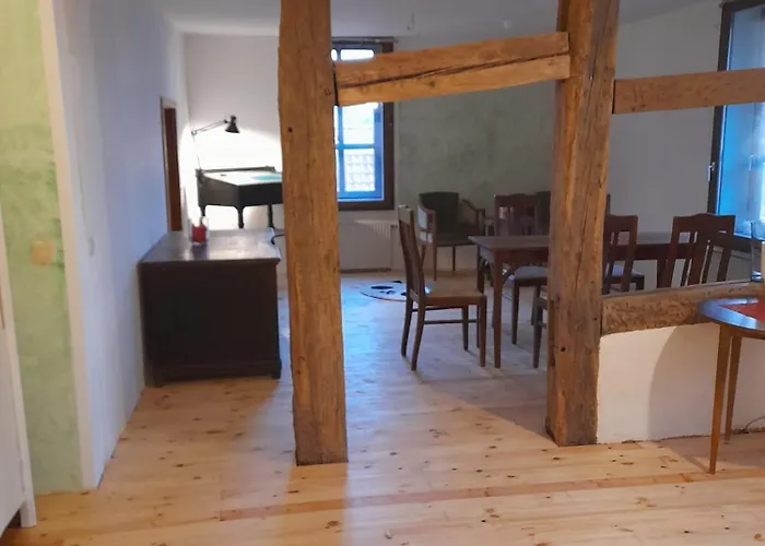 Grosse In Einzigartigem Historischen Gebaeude *